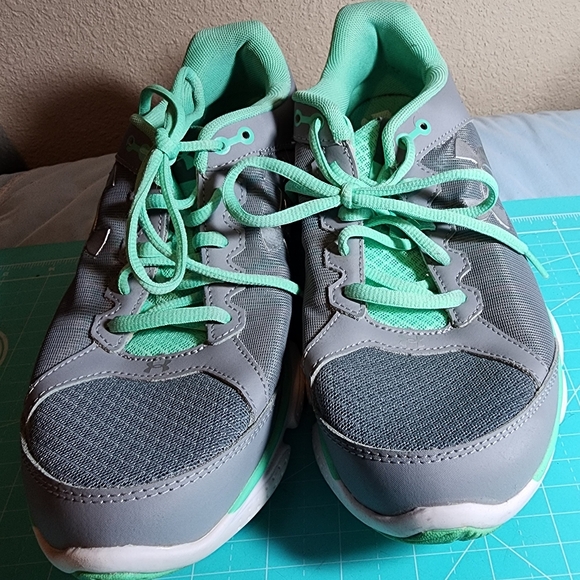 Under Armour WOMENS Gray Green Lace Up I Will Run Long Running Shoes Sneakers 9 - Picture 2 of 8